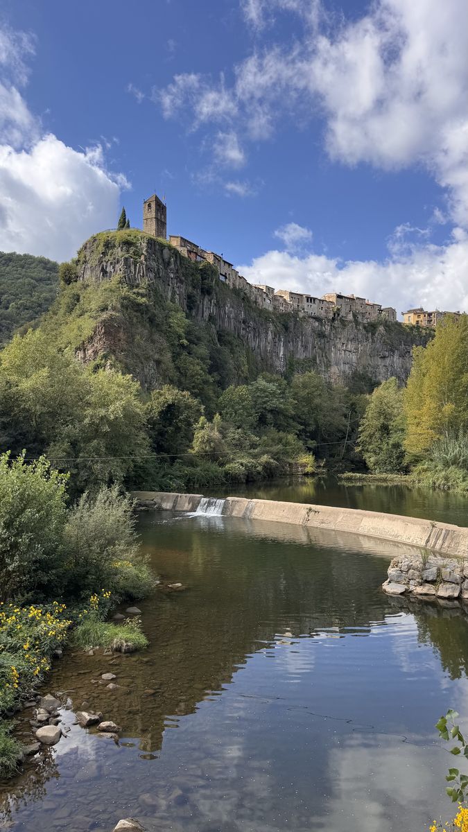 Besalú — walking into the 12th century